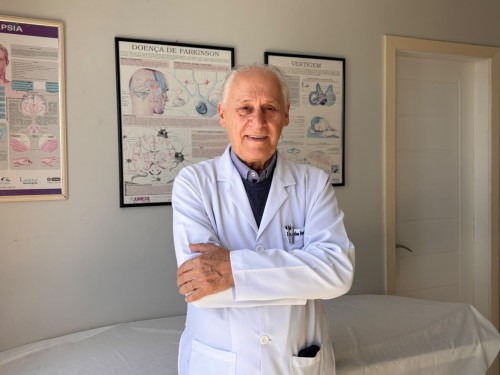 Mais de quatro décadas dedicadas à neurologia: a